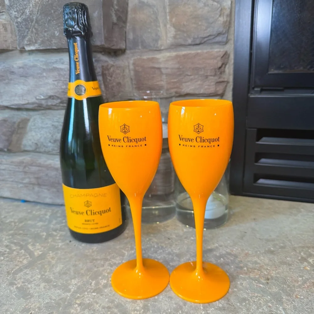 Veuve Clicquot Champagne Flutes - Picture 1 of 4